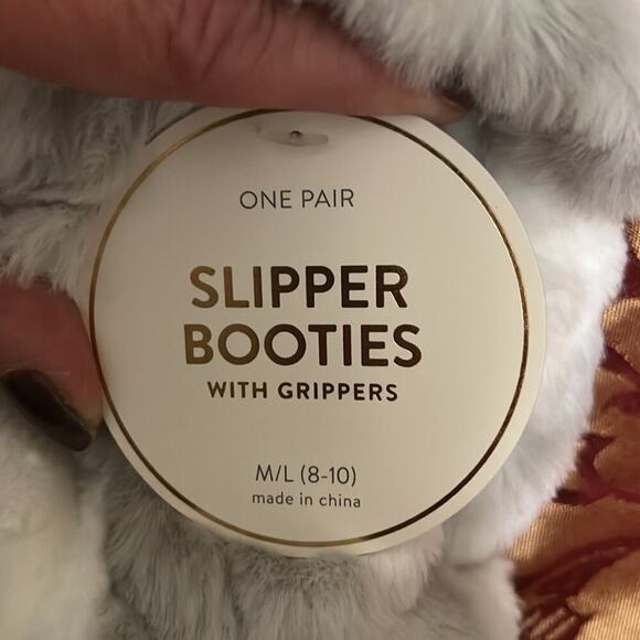 NWT Target Faux Fur Slipper Booties with Grippers Size M/L 8-10 - Picture 4 of 4